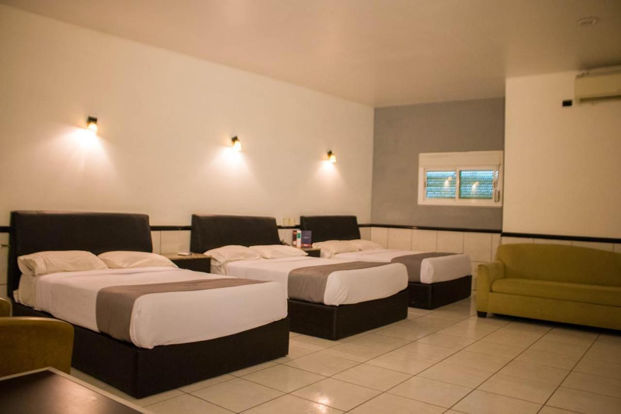 Hotel Maioris El Diez Culiacán Exterior photo