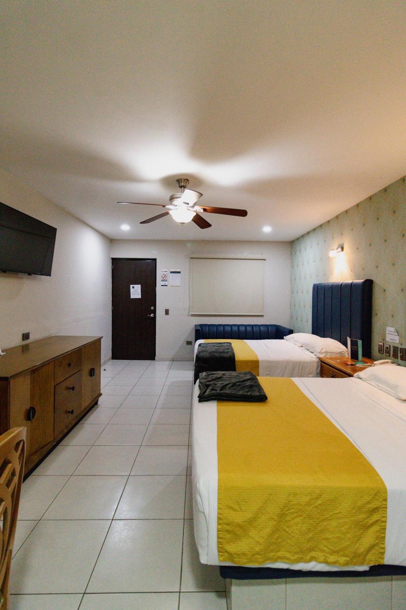 Hotel Maioris El Diez Culiacán Exterior photo